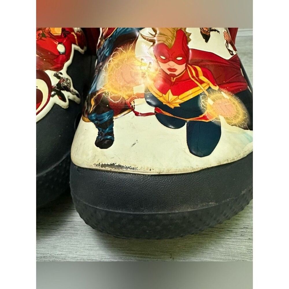 CROCS Kids Marvel Avengers Clog Sandals - Black and Red 12 - Picture 9 of 9